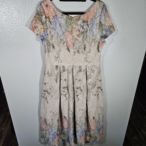 Adrianna Papell Melinda Floral Matelasse Midi Dress Size 14 - Picture 8 of 14